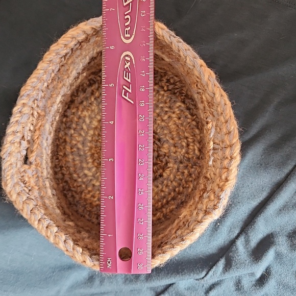 Handmade crochet basket - Picture 4 of 5